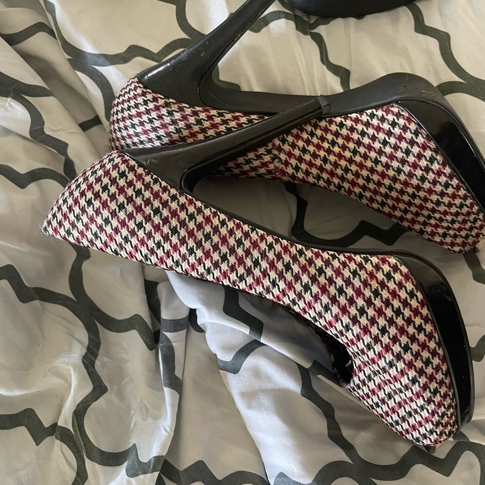 Stylish Houndstooth Women's Heels